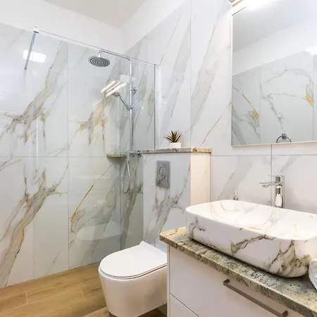 Jakov Grscica Apartman Prizba
