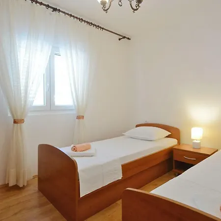Jakov Grscica Apartman Prizba